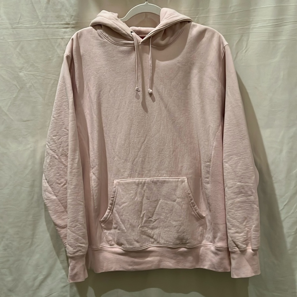 Men’s Supreme embossed logo pale pink hooded sweatshirt - size Large